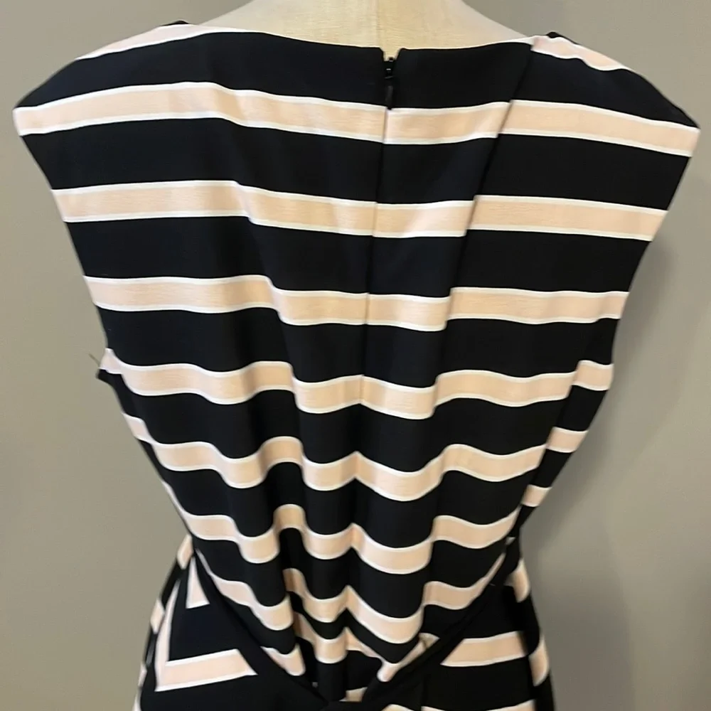 Roz & Ali sleeveless striped tie waist midi dress - Picture 5 of 8